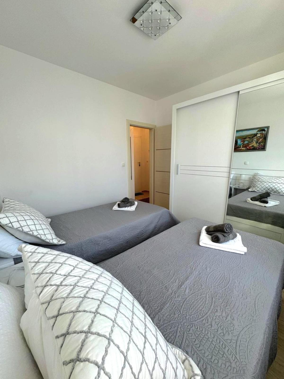 Apartment Misic Trogir Ngoại thất bức ảnh