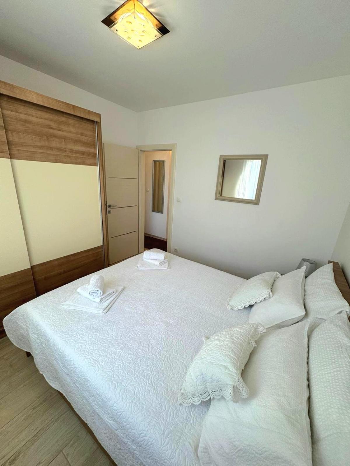 Apartment Misic Trogir Ngoại thất bức ảnh
